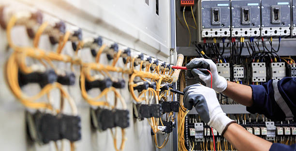 Professional Electrician technician working in Wrightsville, GA